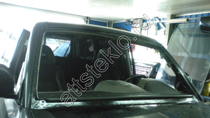 Недорого купить автостекло, лобовое стекло, боковое стекло на Jeep в Москве, стоимость и цена ремонта автостекол левого и правого бокового стекла для Jeep в Москве