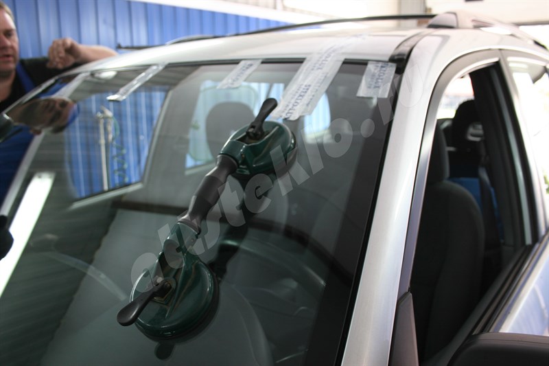 лобовое стекло Toyota RAV 4 | купить  автостекла, боковое стекло, заднее стекло на Toyota RAV 4 в Москве | стоимость цена ремонт автостекол левого и правого боковых стекол, форточек для Toyota RAV 4 в Москве